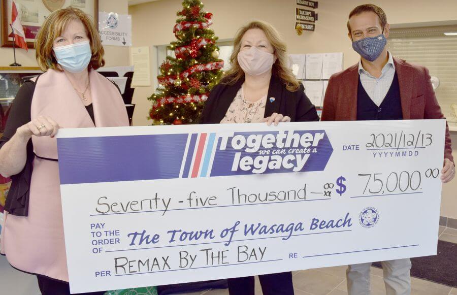 REMAX By The Bay Brokerage Donation To Wasaga Beach Twin Pad Arena