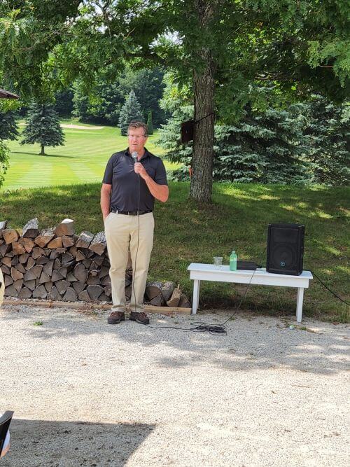 MPP Brian Saunderson at Volunteer s BBQ